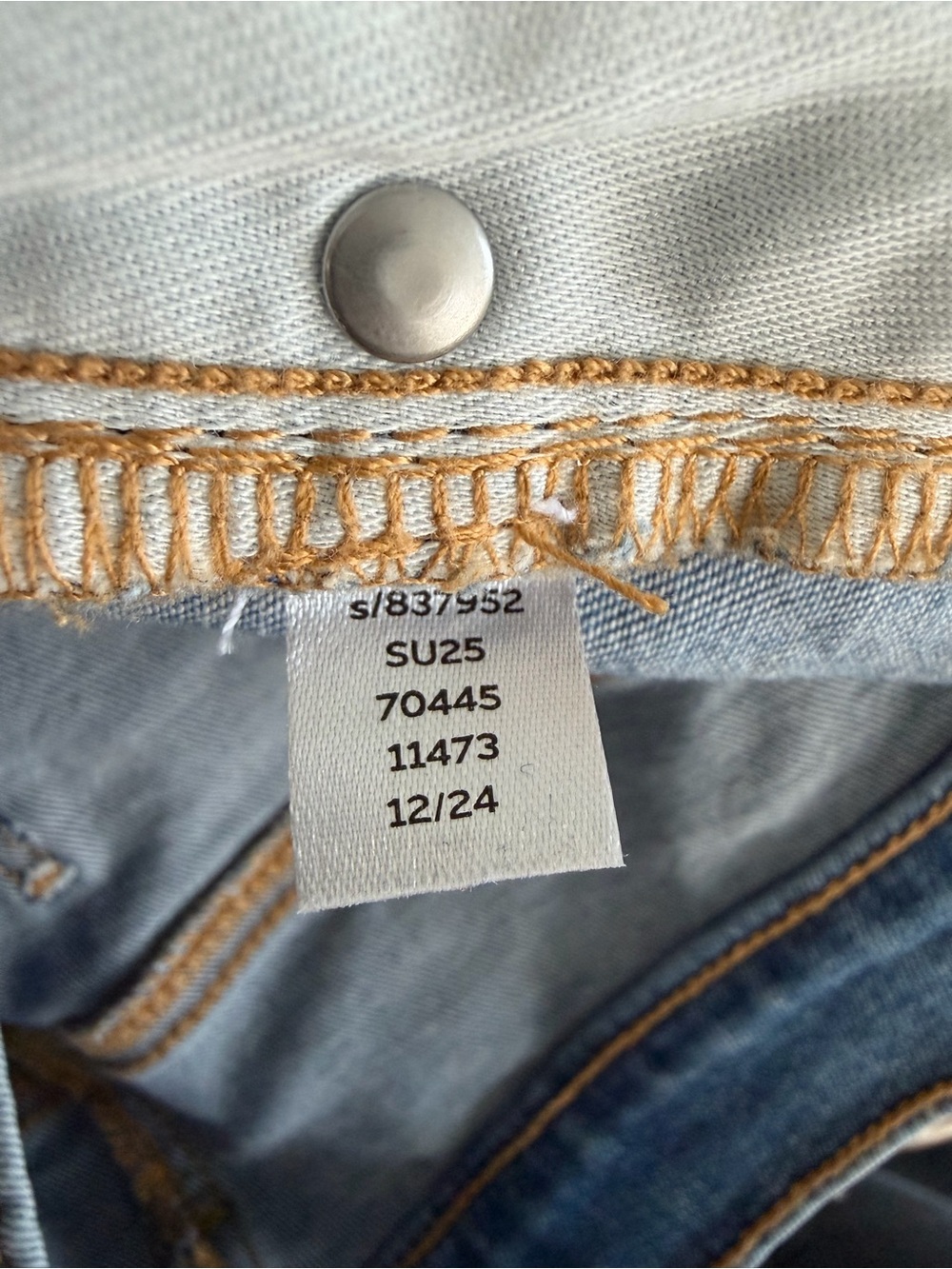 Ann Taylor Mid Rise Bootcut Jean - Picture 14 of 15